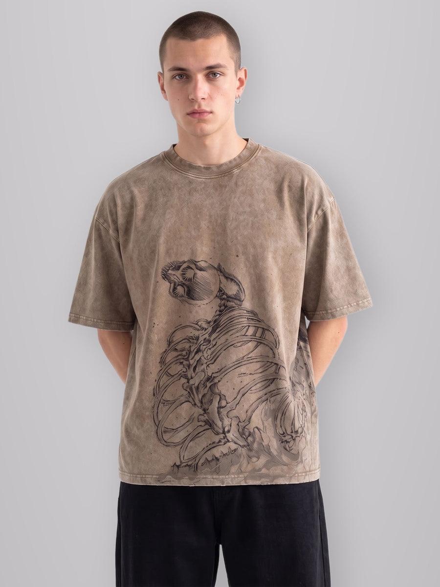 Shining Centipede Vintage Tee worn by model