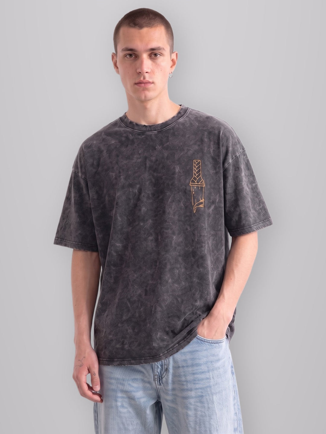 Northen Wanderer Oversize Vintage Tee worn by model