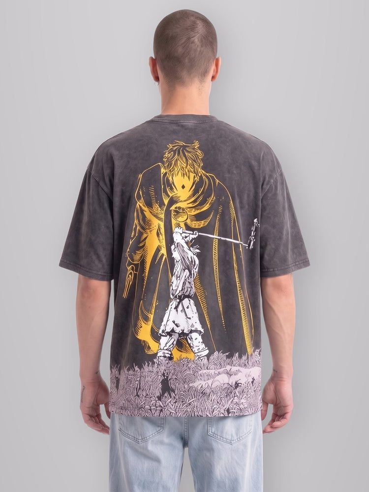 Northen Wanderer Oversize Vintage Tee worn by model