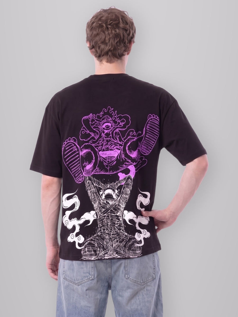 Unshaken King Oversize Tee worn by model