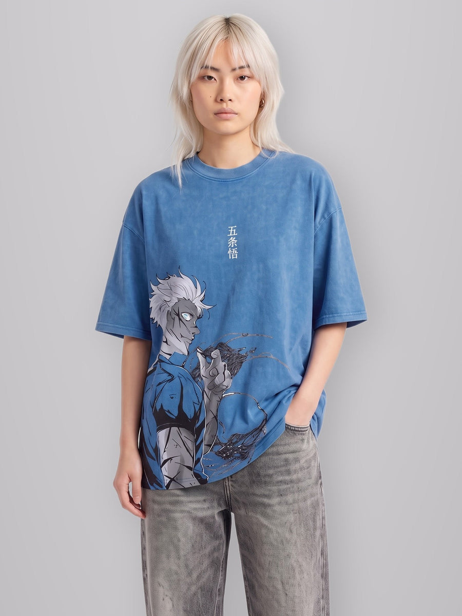 Hollow Eyes Vintage Oversize Tee worn by model